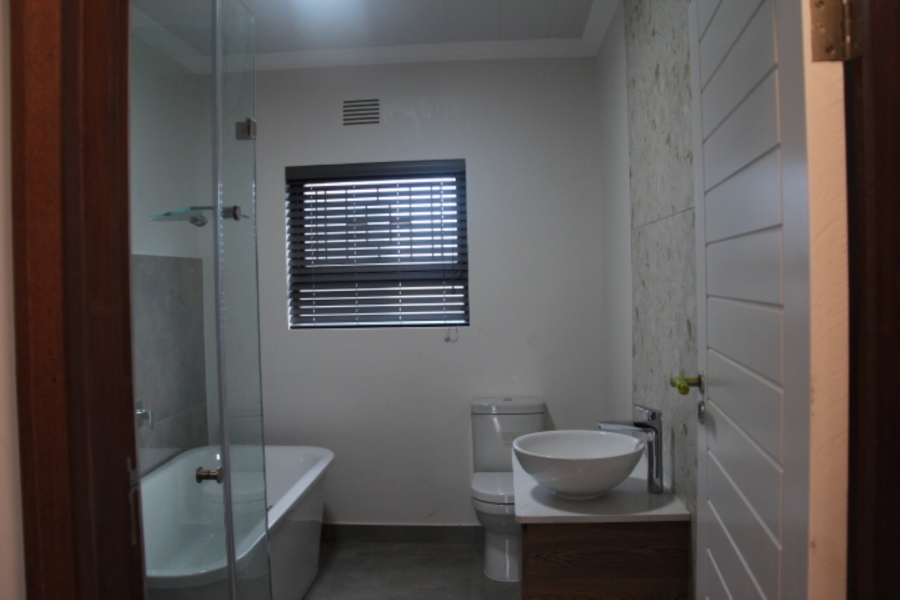 To Let 4 Bedroom Property for Rent in Dormehls Drift Western Cape